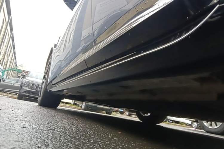 Used Avatr 06 2025 Pro Range-Extended Edition Left Side Sill