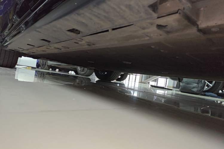 Used Avatr 06 2025 Ultra Pure Electric Edition Left Side Sill