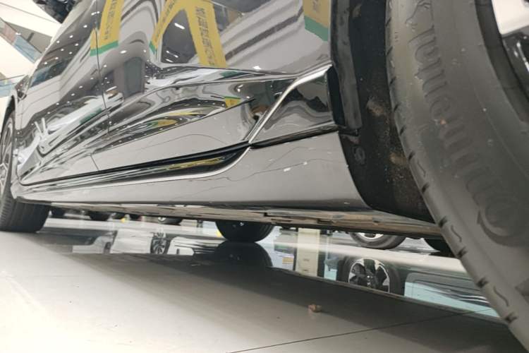 Used Avatr 06 2025 Ultra Pure Electric Edition Left Side Sill