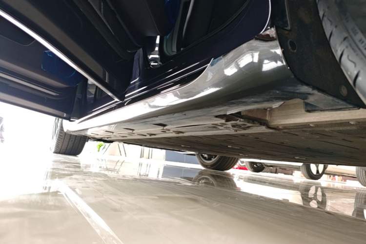 Used Avatr 06 2025 Ultra Pure Electric Edition Left Side Sill