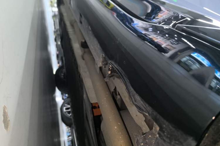 Used Avatr 06 2025 Max Extended-Range Edition Left Side Sill