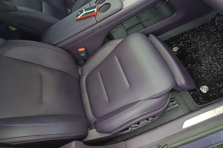 Used Avatr 06 2025 Ultra Pure Electric Edition Right Front Seat