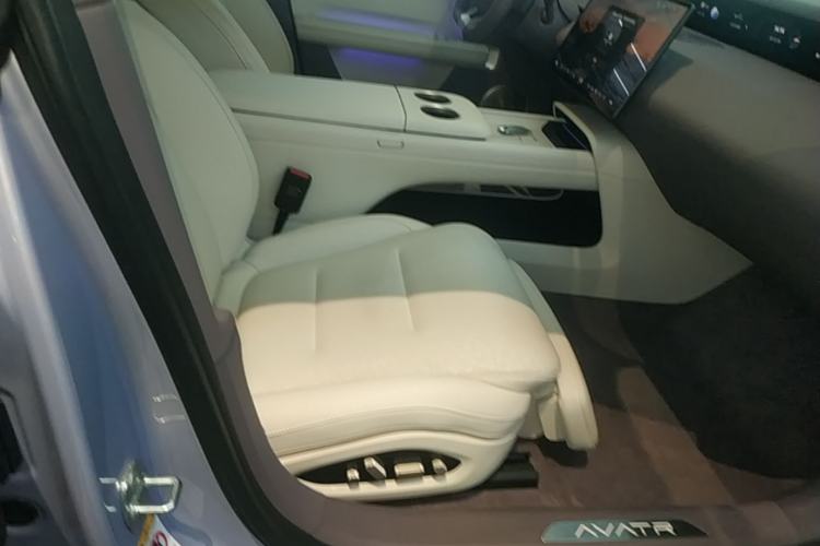 Used Avatr 06 2025 Pro Range-Extended Edition Right Front Seat