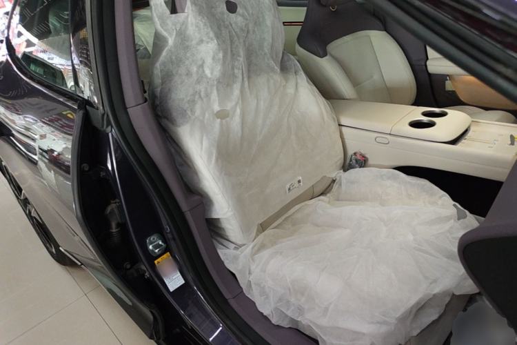 Used Avatr 06 2025 Pro Range-Extended Edition Right Front Seat