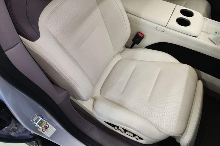 Used Avatr 06 2025 Pro Range-Extended Edition Right Front Seat