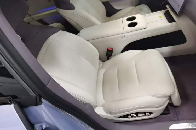 Used Avatr 06 2025 Pro Range-Extended Edition Right Front Seat