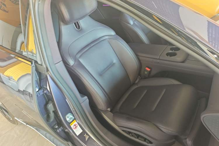 Used Avatr 06 2025 Ultra Pure Electric Edition Right Front Seat