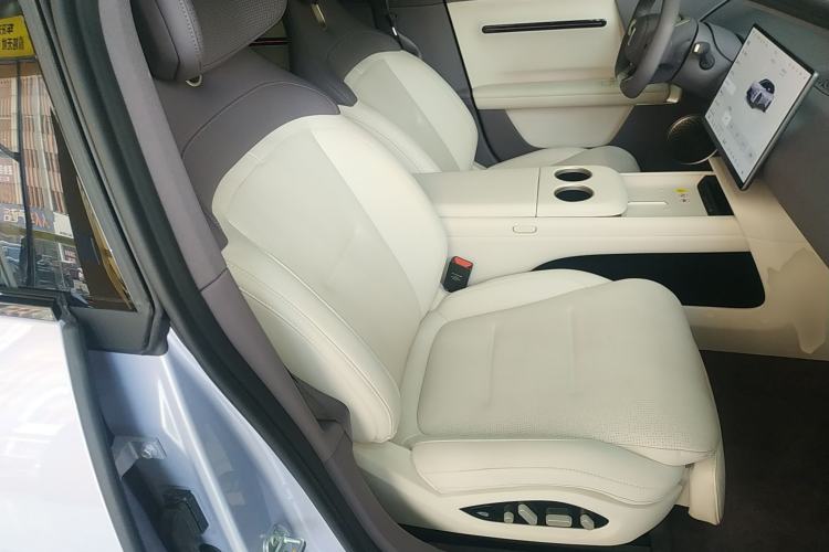 Used Avatr 06 2025 Pro Range-Extended Edition Right Front Seat
