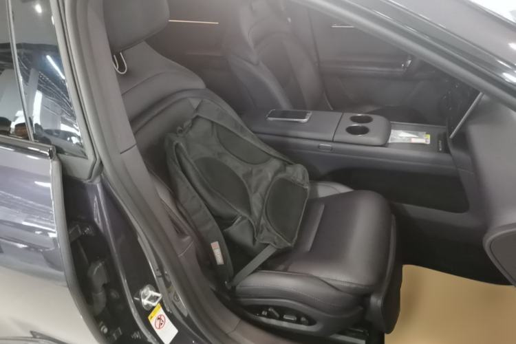 Used Avatr 06 2025 Ultra Pure Electric Edition Right Front Seat