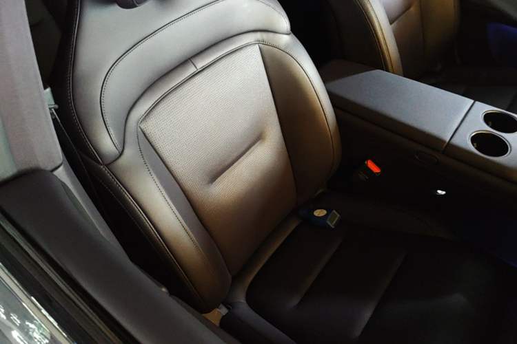 Used Avatr 06 2025 Ultra Pure Electric Edition Right Front Seat