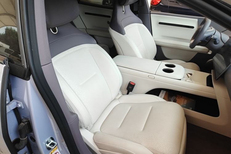 Used Avatr 06 2025 Pro Range-Extended Edition Right Front Seat