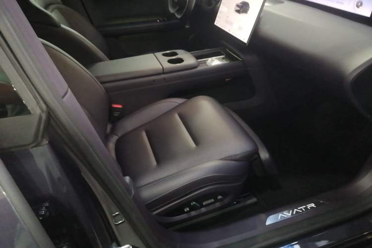 Used Avatr 06 2025 Ultra Pure Electric Edition Right Front Seat
