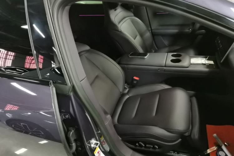 Used Avatr 06 2025 Ultra Pure Electric Edition Right Front Seat