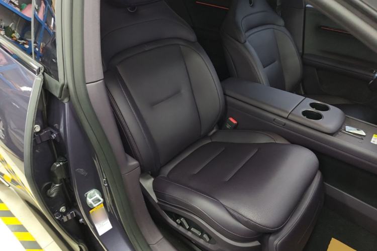 Used Avatr 06 2025 Ultra Pure Electric Edition Right Front Seat