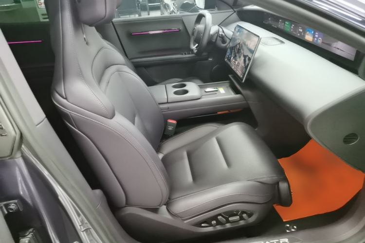 Used Avatr 06 2025 Ultra Pure Electric Edition Right Front Seat