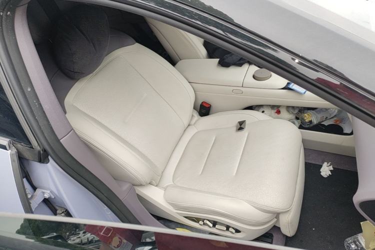 Used Avatr 06 2025 Ultra Pure Electric Edition Right Front Seat