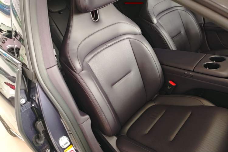Used Avatr 06 2025 Ultra Pure Electric Edition Right Front Seat