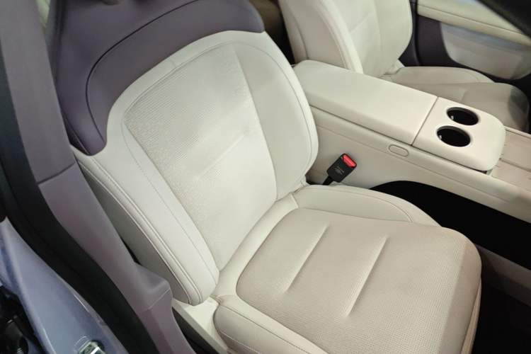 Used Avatr 06 2025 Pro Range-Extended Edition Right Front Seat