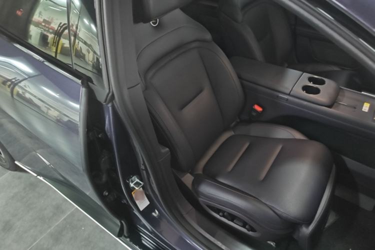 Used Avatr 06 2025 Ultra Pure Electric Edition Right Front Seat
