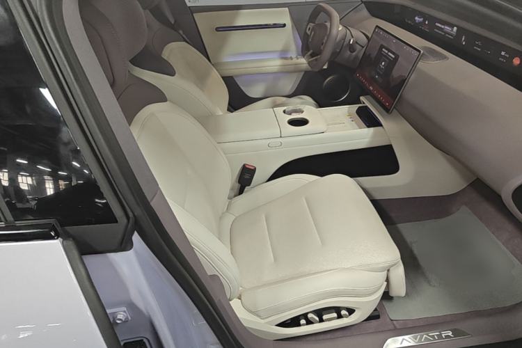 Used Avatr 06 2025 Pro Range-Extended Edition Right Front Seat