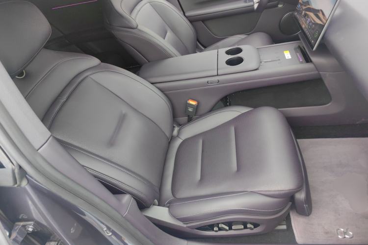 Used Avatr 06 2025 Ultra Pure Electric Edition Right Front Seat