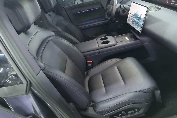 Used Avatr 06 2025 Ultra Pure Electric Edition Right Front Seat