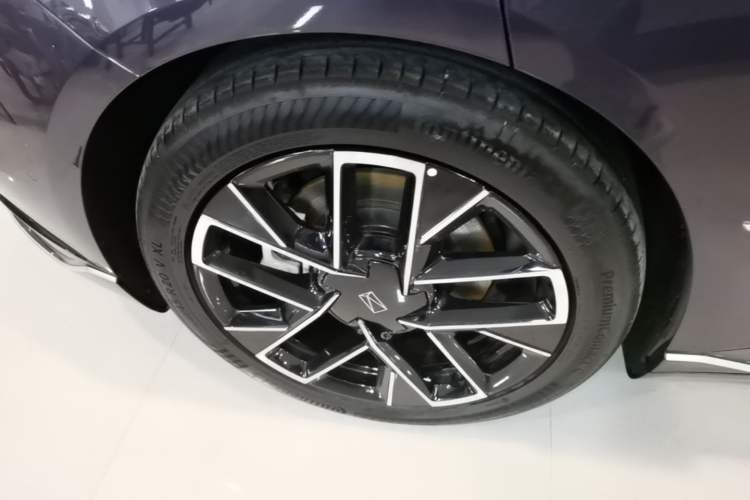 Used Avatr 06 2025 Ultra Pure Electric Edition Right Rear Wheel Hub