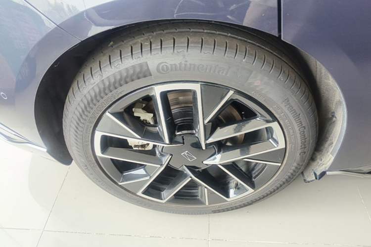 Used Avatr 06 2025 Ultra Pure Electric Edition Right Rear Wheel Hub