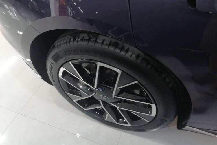 Used Avatr 06 2025 Ultra Pure Electric Edition Right Rear Wheel Hub