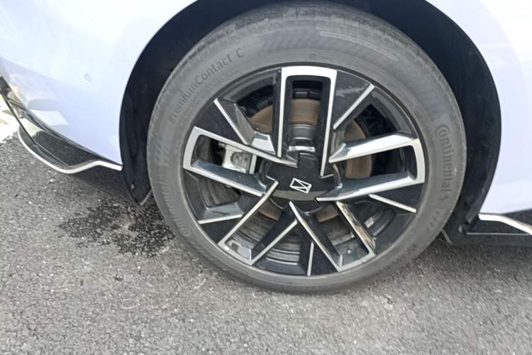 Used Avatr 06 2025 Max Extended-Range Edition Right Rear Wheel Hub