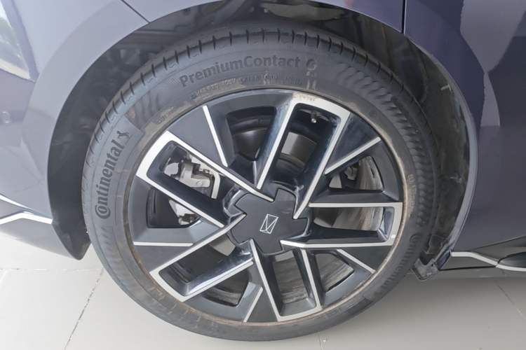Used Avatr 06 2025 Ultra Pure Electric Edition Right Rear Wheel Hub