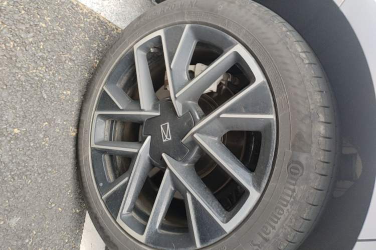 Used Avatr 06 2025 Ultra Pure Electric Edition Right Rear Wheel Hub