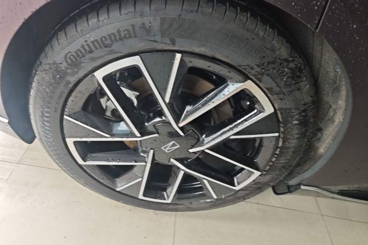 Used Avatr 06 2025 Max Extended-Range Edition Right Rear Wheel Hub