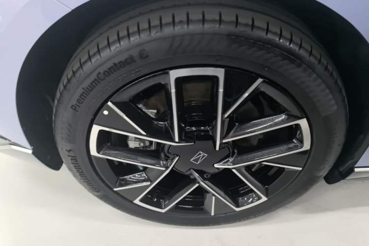 Used Avatr 06 2025 Max Extended-Range Edition Right Rear Wheel Hub