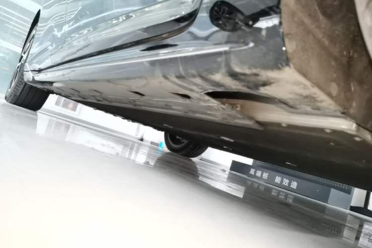 Used Avatr 06 2025 Ultra Pure Electric Edition Right Side Sill