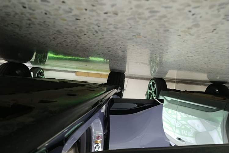 Used Avatr 06 2025 Max Extended-Range Edition Right Side Sill
