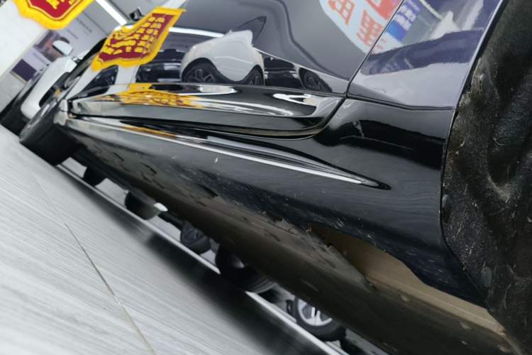 Used Avatr 06 2025 Ultra Pure Electric Edition Right Side Sill