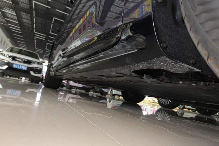 Used Avatr 06 2025 Pro Range-Extended Edition Right Side Sill