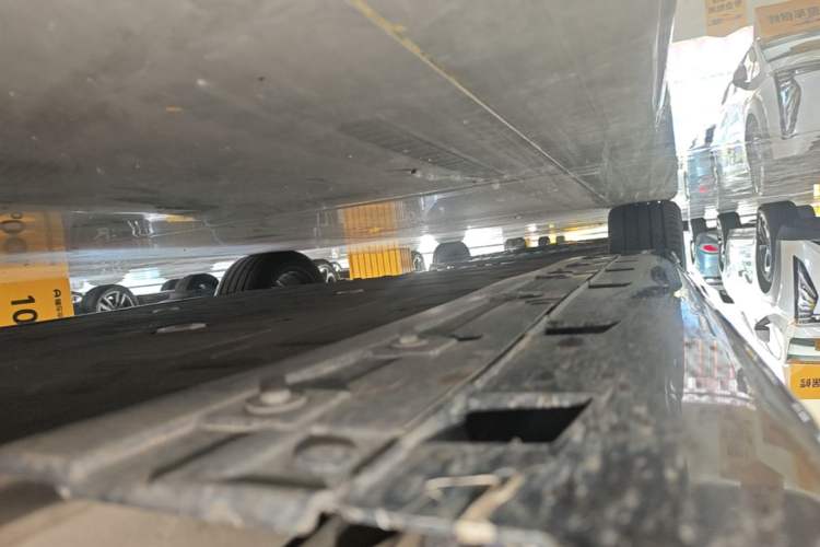 Used Avatr 06 2025 Ultra Pure Electric Edition Right Side Sill