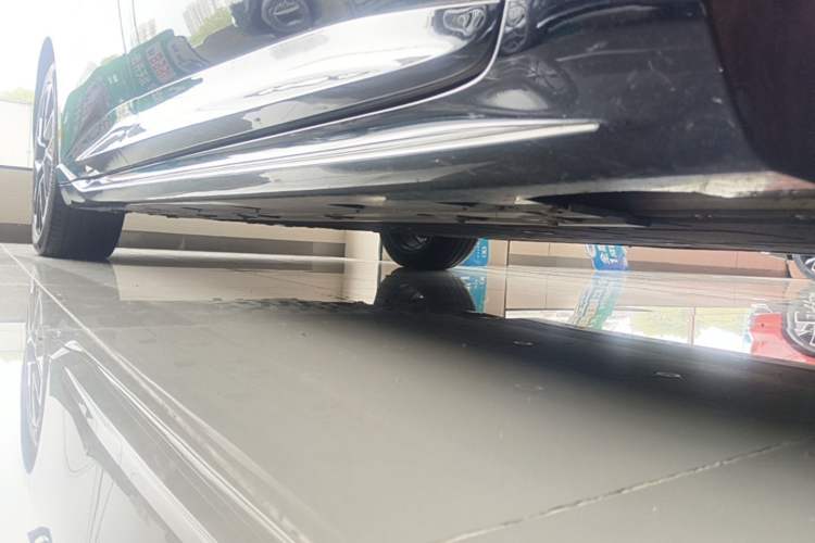 Used Avatr 06 2025 Ultra Pure Electric Edition Right Side Sill