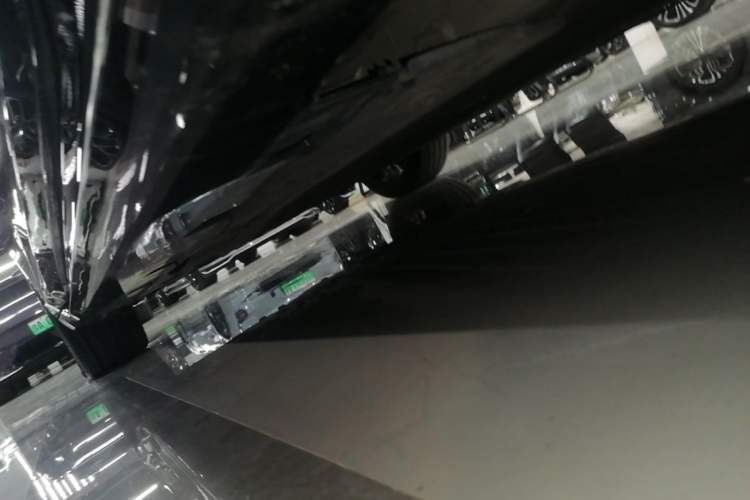 Used Avatr 06 2025 Ultra Pure Electric Edition Right Side Sill
