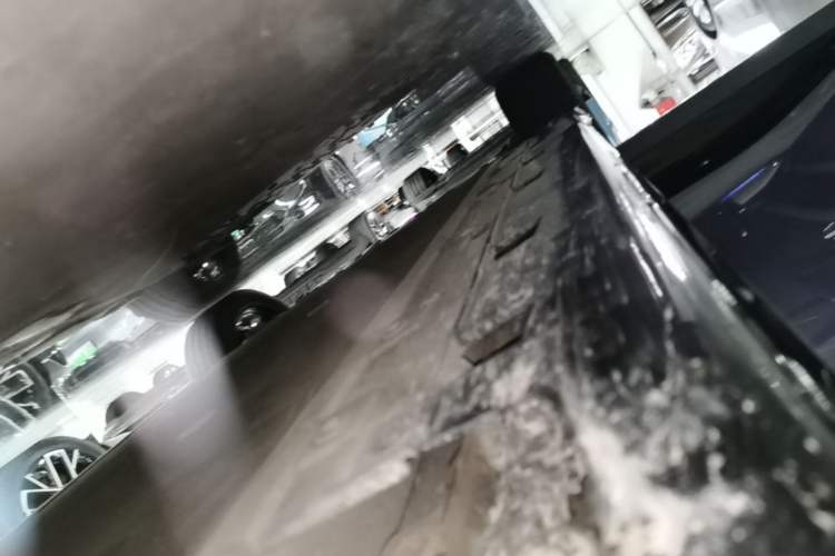 Used Avatr 06 2025 Ultra Pure Electric Edition Right Side Sill