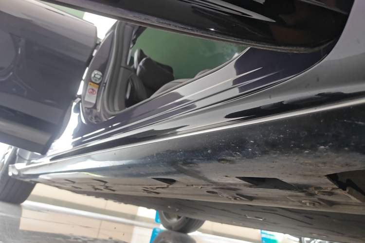 Used Avatr 06 2025 Ultra Pure Electric Edition Right Side Sill