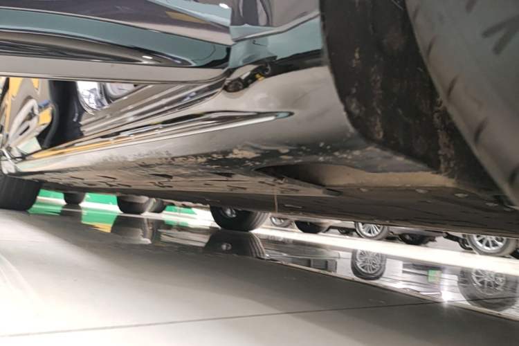 Used Avatr 06 2025 Ultra Pure Electric Edition Right Side Sill