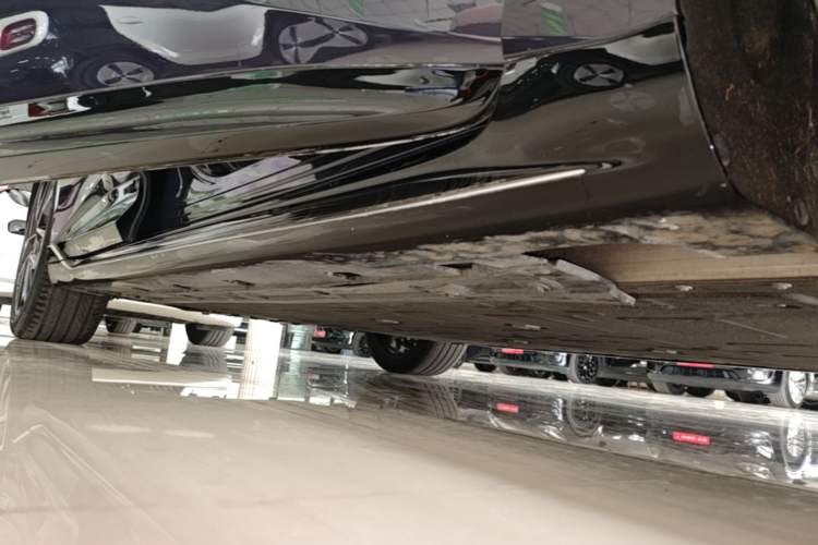 Used Avatr 06 2025 Ultra Pure Electric Edition Right Side Sill