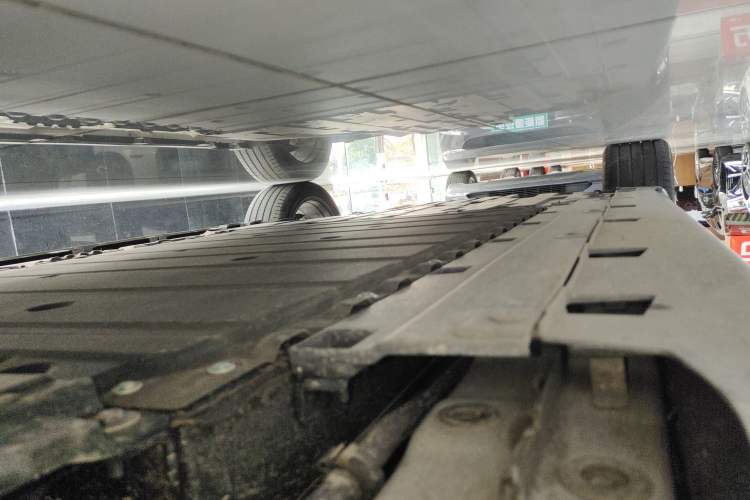 Used Avatr 06 2025 Pro Range-Extended Edition Right Side Sill