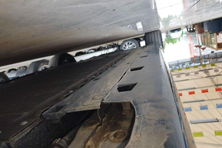 Used Avatr 06 2025 Pro Range-Extended Edition Right Side Sill