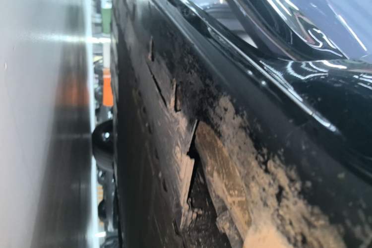 Used Avatr 06 2025 Max Extended-Range Edition Right Side Sill