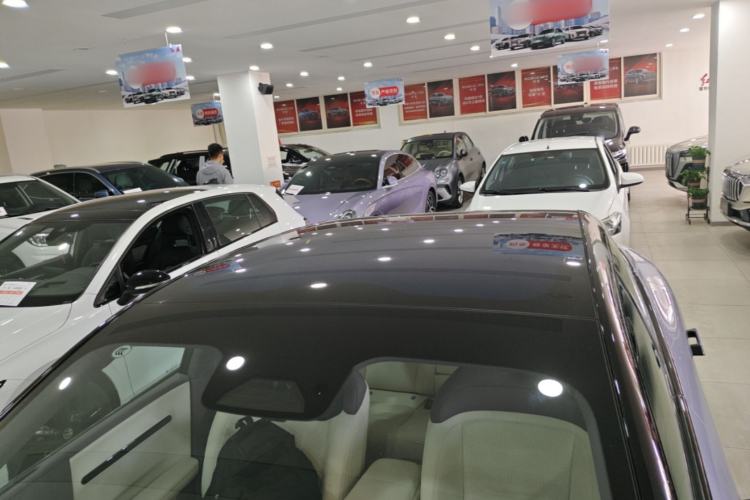 Used Avatr 06 2025 Pro Range-Extended Edition Roof