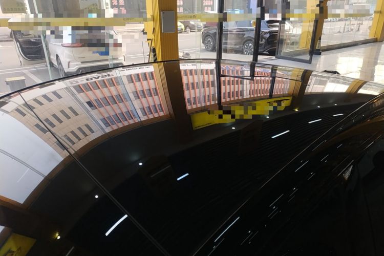 Used Avatr 06 2025 Pro Range-Extended Edition Roof